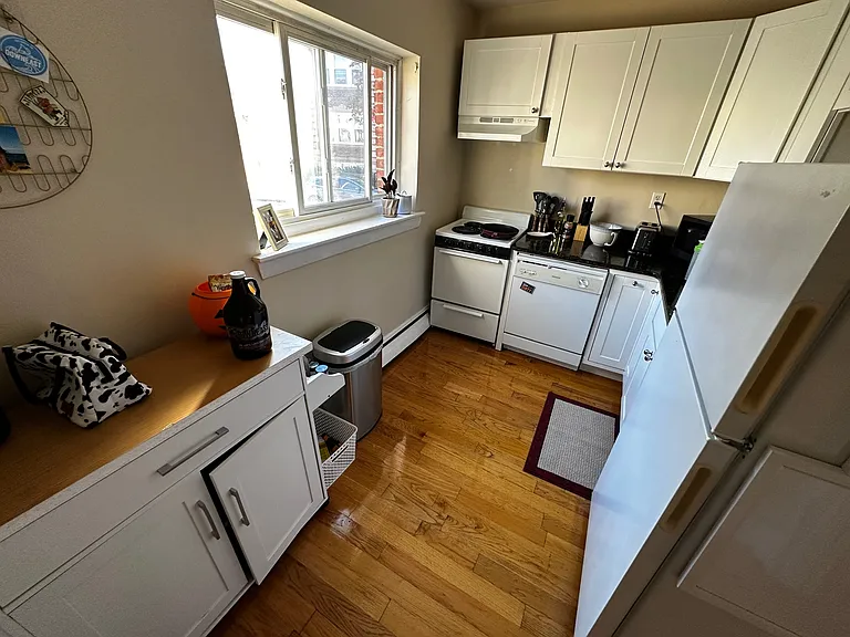 61 Selkirk Rd #3 — Photo 9