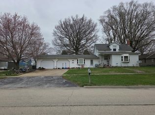 805 11th Ave, Orion, IL