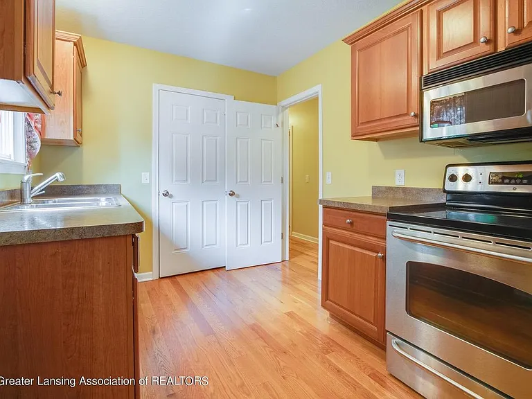 608 1/2 Seymour Ave — Photo 7