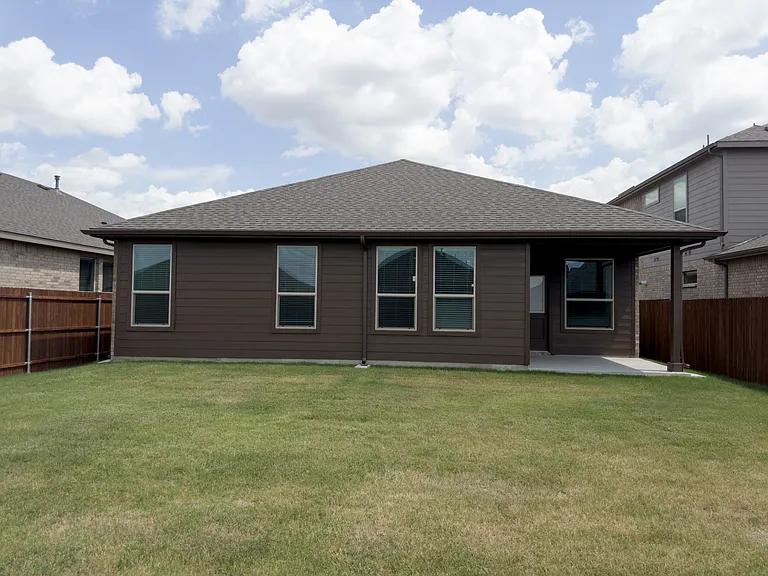 2244 Dyre Dr — Photo 21