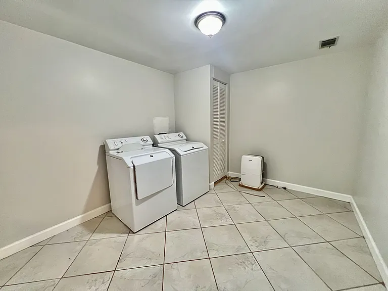 604 Wedgewood Way — Photo 22