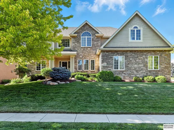 19252 Poppleton Ave, Omaha, NE 68130