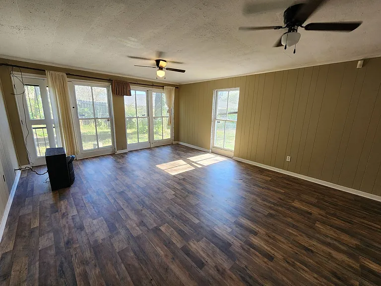 1097 Bolton Ct — Photo 11