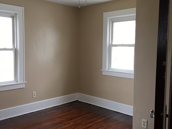 3rd image of 176 Beechwood Dr