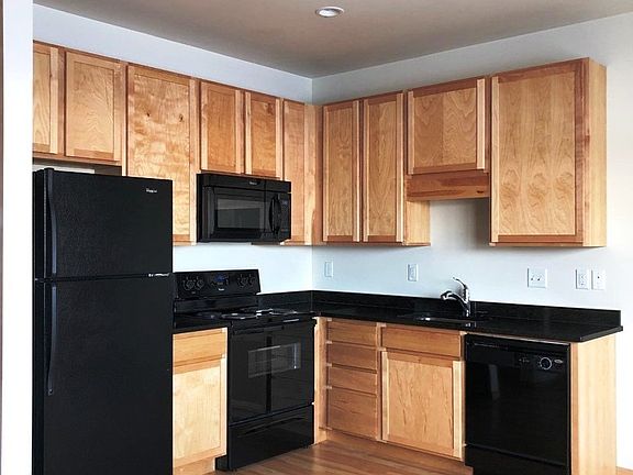 2nd image of 408 Roberts St N APT 213