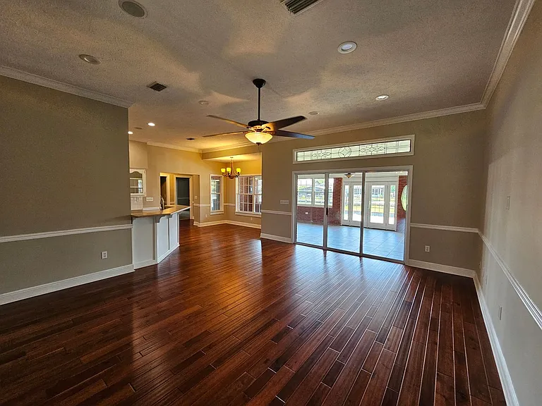2103 Coral Dr — Photo 15