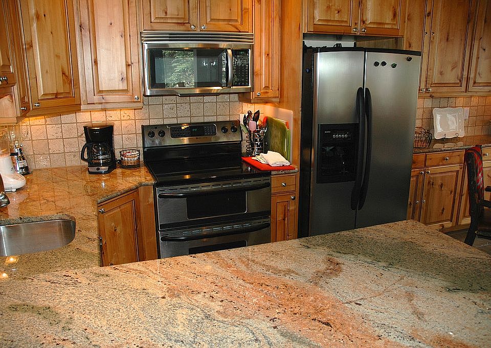 Granite cntrs kitchen/bath
