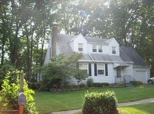 50 Elmcrest Dr, Dallas, PA 18612