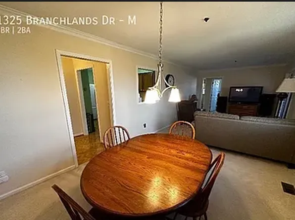 1325 Branchlands Dr APT M, Charlottesville, VA 22901