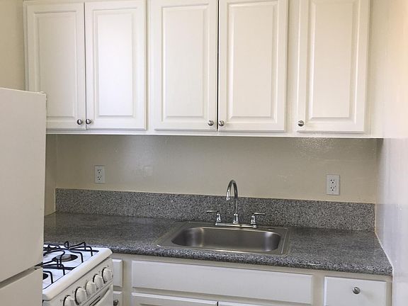 2nd image of 722 Hartford Ave APT 305