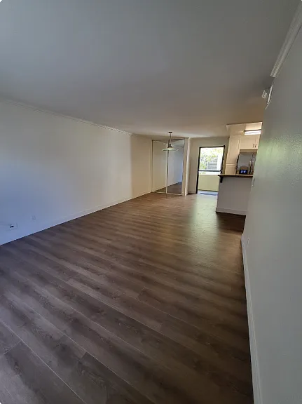 5550 Owensmouth Ave #220