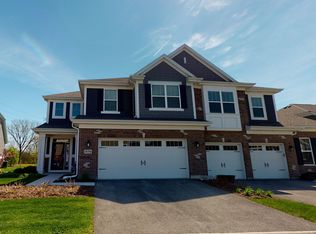 1N751 Redbud Ln, Winfield, IL 60190