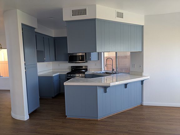 4th image of 552 Vista Miranda