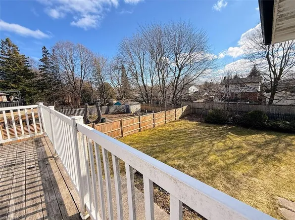 374 Victoria Rd N, Guelph, ON N1E 5J7