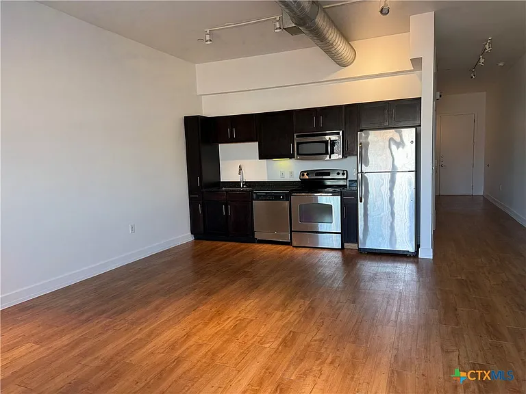 1401 S Flores St #305 — Photo 13