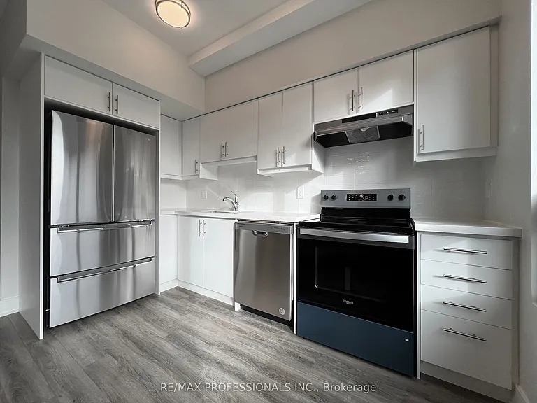 62 Dixfield Dr #123 — Photo 10