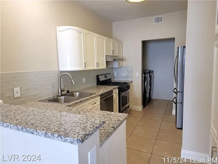 2605 Glen Green Ave — Photo 9