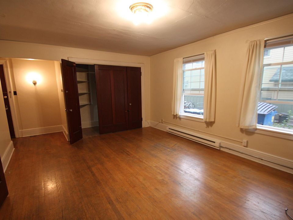 1st image of 439 University Ave #8