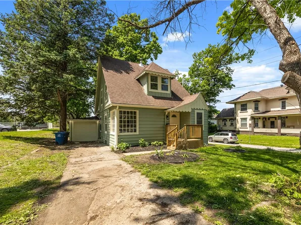 1316 E 9th St, Des Moines, IA 50316
