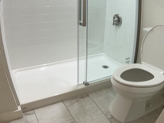 3rd image of 822 16th Ave APT 10