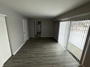 609 E Glenwood Lansing Rd APT 102, Glenwood, IL 60425
