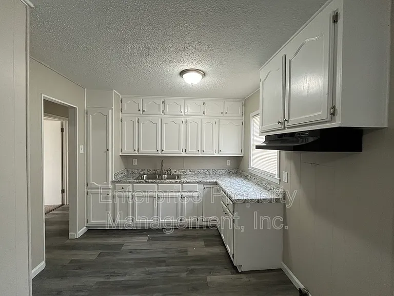 3736 Debby Dr — Photo 7