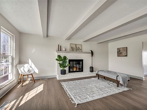 5th image of 18495 Butternut Cir
