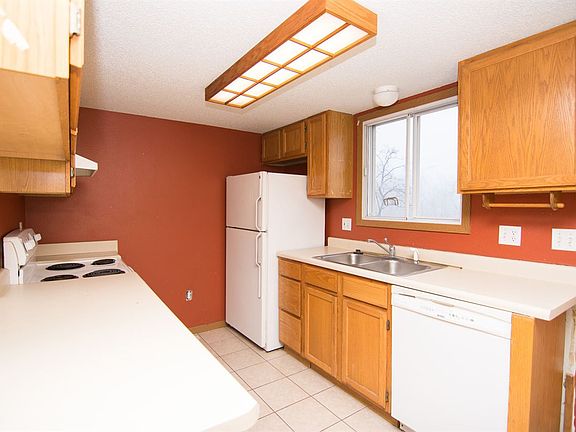 5th image of 404 N Iowa St Unit 1