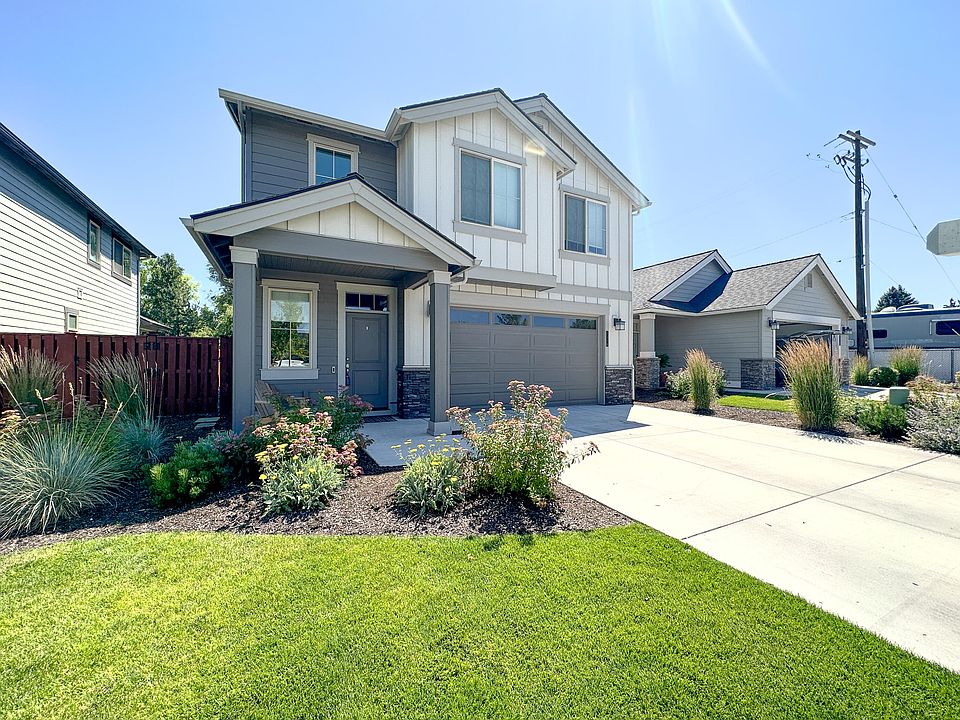 1st image of 1316 NE Sunrise St