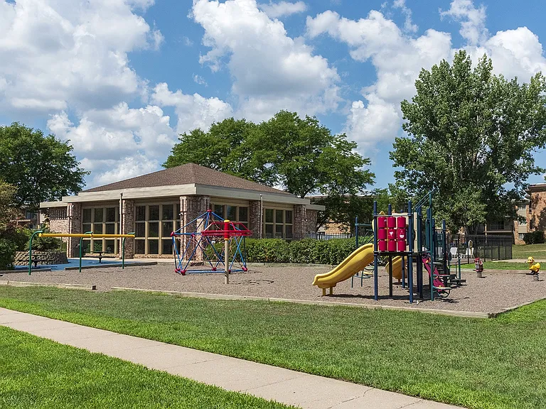 River Pointe — Photo 19
