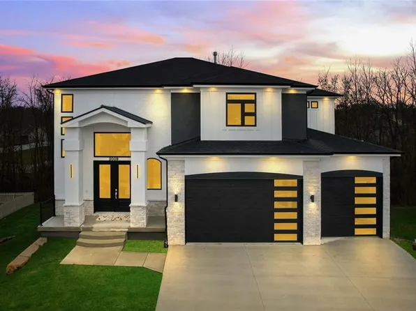 2009 Ridge Tree Dr, Pleasant Hill, MO 64080