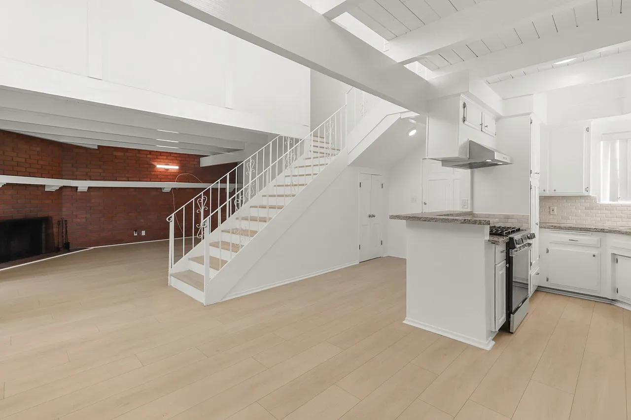 2 bed, 1520 sqft, $3,995 — Photo 2