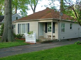 621 Canterbury Rd, Bay Village, OH 44140