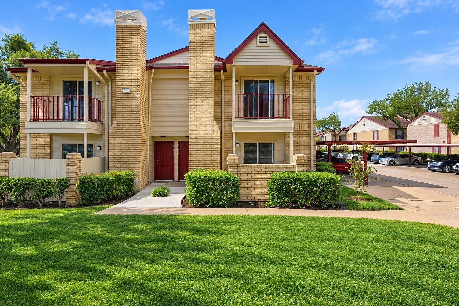 1 bed, 1.5 bath, 964 sqft, $1,300 — Photo 1