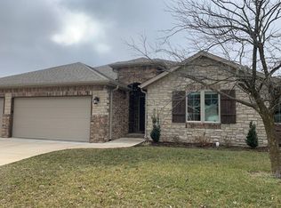 938 E Weldon Dr, Nixa, MO 65714