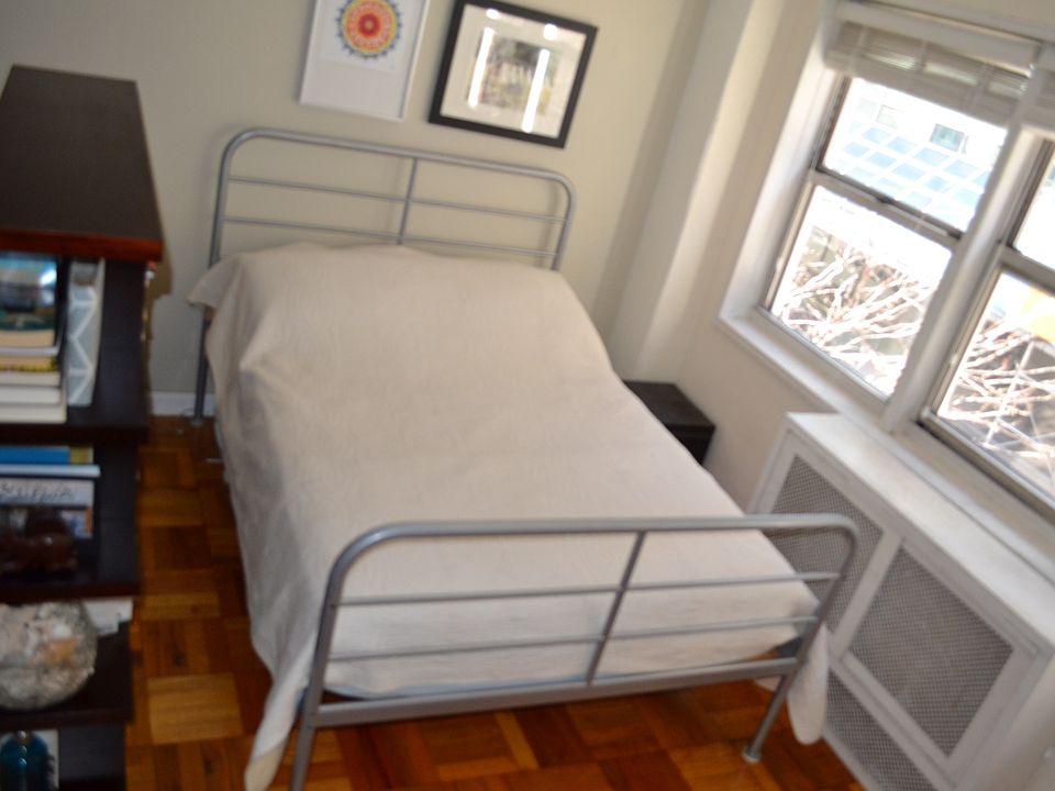 1st image of 321 E 45th St APT 4E