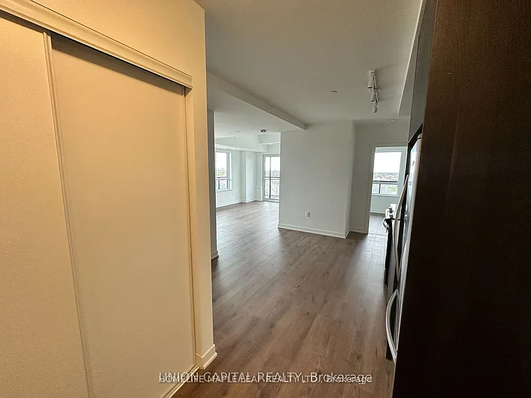 395 Dundas St W #708 — Photo 3