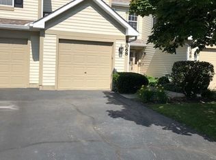 1068 Horizon Rdg, Lake In The Hills, IL 60156