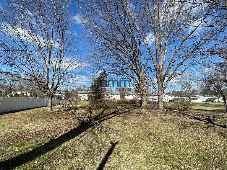 635 Yacavona St — Photo 22