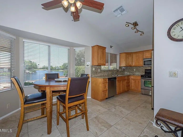 10509 W Runion Dr — Photo 8