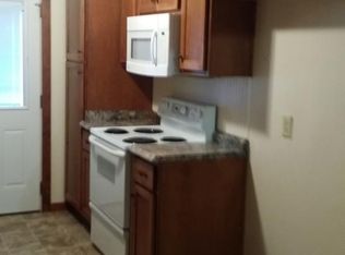 2412 SW 1st St, Topeka, KS 66606