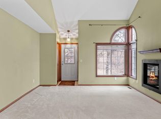 3816 Foss Rd UNIT 5, Saint Anthony, MN 55421