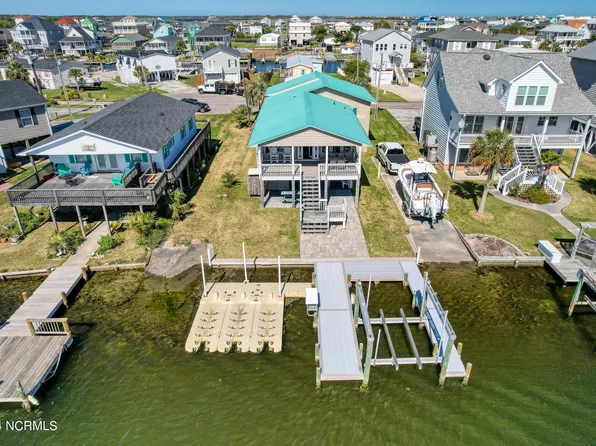 4095 4th Street, Surf City, NC 28445