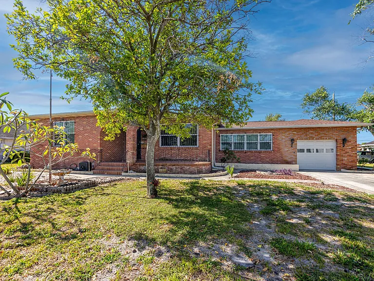 2524 W Leroy St — Photo 28