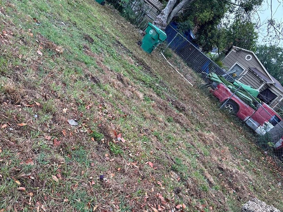 2nd image of 3509 NW 9th Avenue
