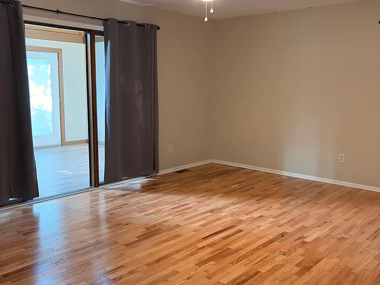 5990 Kirkwall Ct W — Photo 18