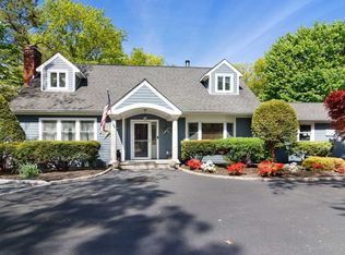 380 Miller Place Rd, Miller Place, NY 11764