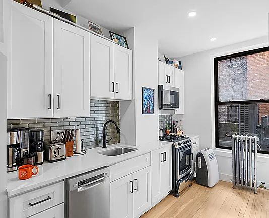 2nd image of 425 Amsterdam Ave APT 2N