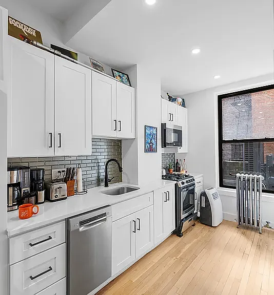 425 Amsterdam Ave #2N — Photo 2