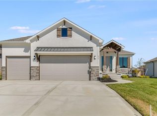 512 SE David Rd, Lees Summit, MO 64082